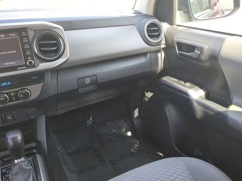 Certified 2022 Toyota Tacoma SR5 RWD image 17