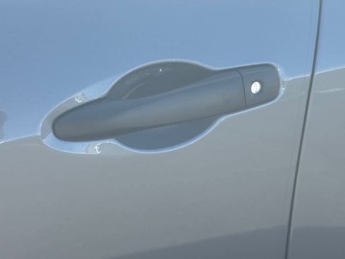 Used 2025 Nissan Kicks Play S image 17