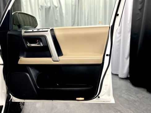 Used 2017 Toyota 4Runner SR5 image 40