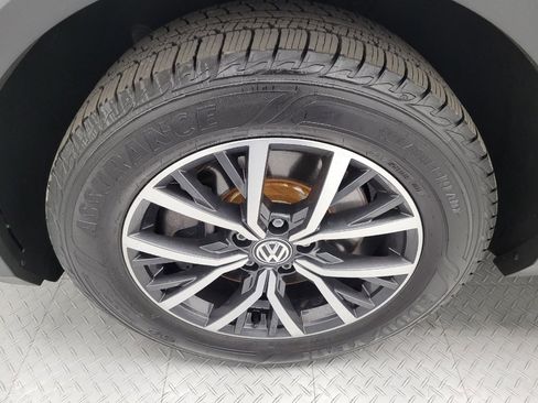 Used 2021 Volkswagen Tiguan S image 31