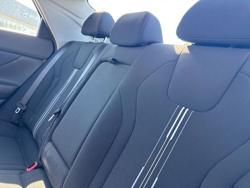 Used 2025 Hyundai Elantra SEL image 10