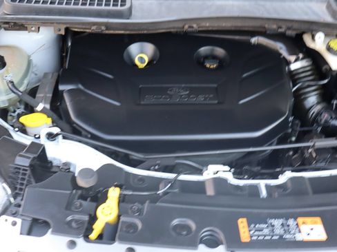 Used 2017 Ford Escape SE AWD/4WD image 39