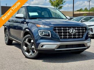 Used 2025 Hyundai Venue Limited video 1