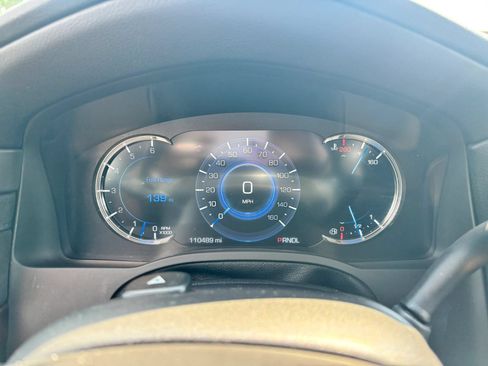 Used 2018 Cadillac Escalade ESV Premium Luxury AWD/4WD image 36