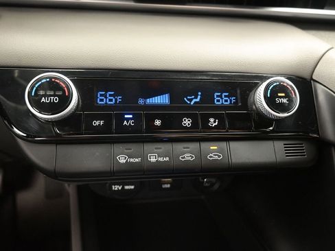 Certified 2022 Hyundai Elantra SEL w/ Preferred Accessory Package image 16