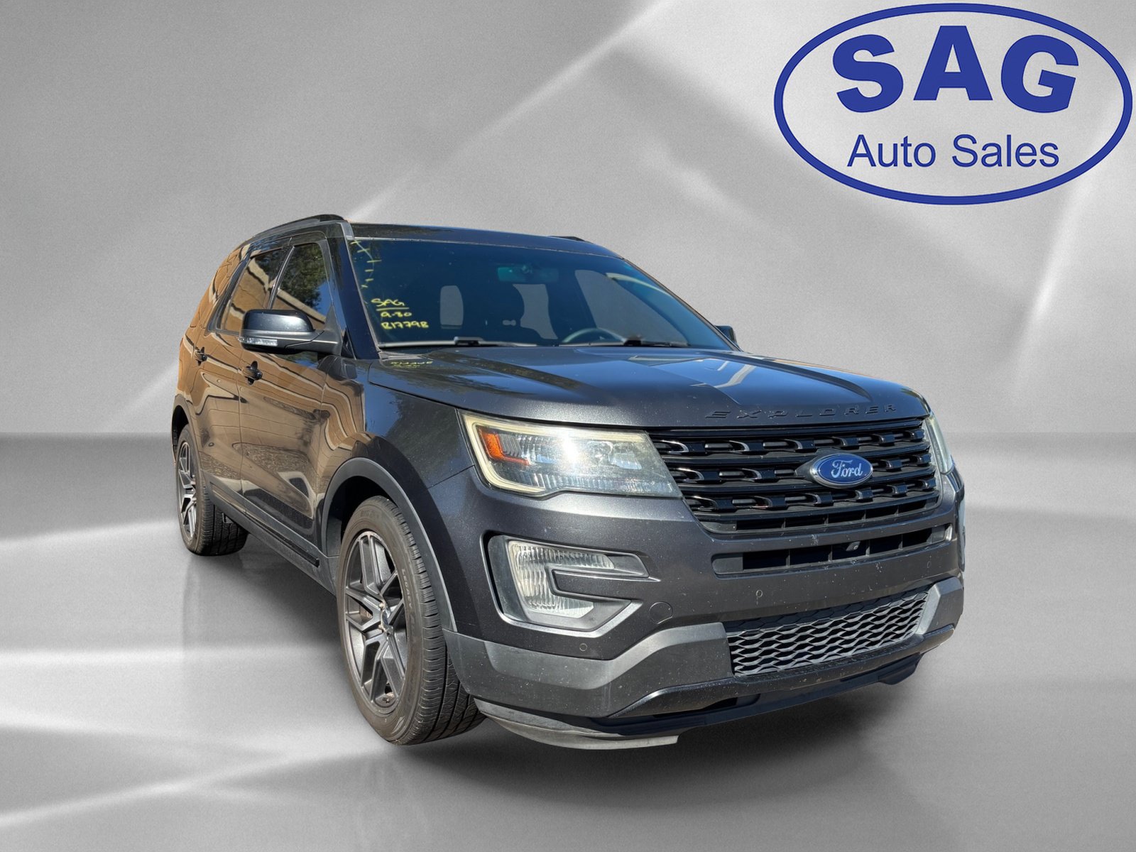 Used 2017 Ford Explorer Sport w/ Equipment Group 401A AWD/4WD image 2
