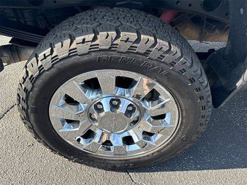 Used 2017 GMC Sierra 2500 Denali w/ Duramax Plus Package image 18