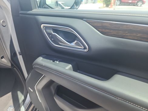 Used 2023 Chevrolet Suburban Premier image 29