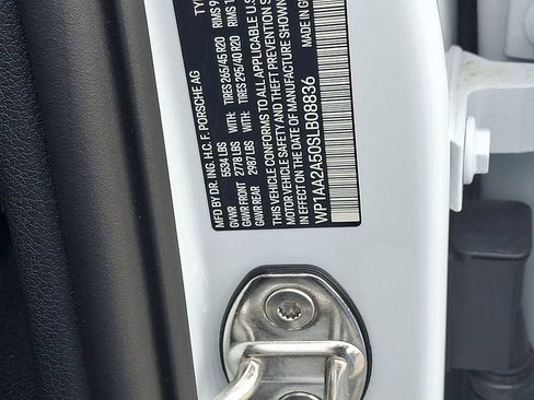 Used 2025 Porsche Macan image 25