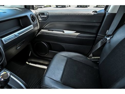 Used 2014 Jeep Compass Latitude AWD/4WD image 26