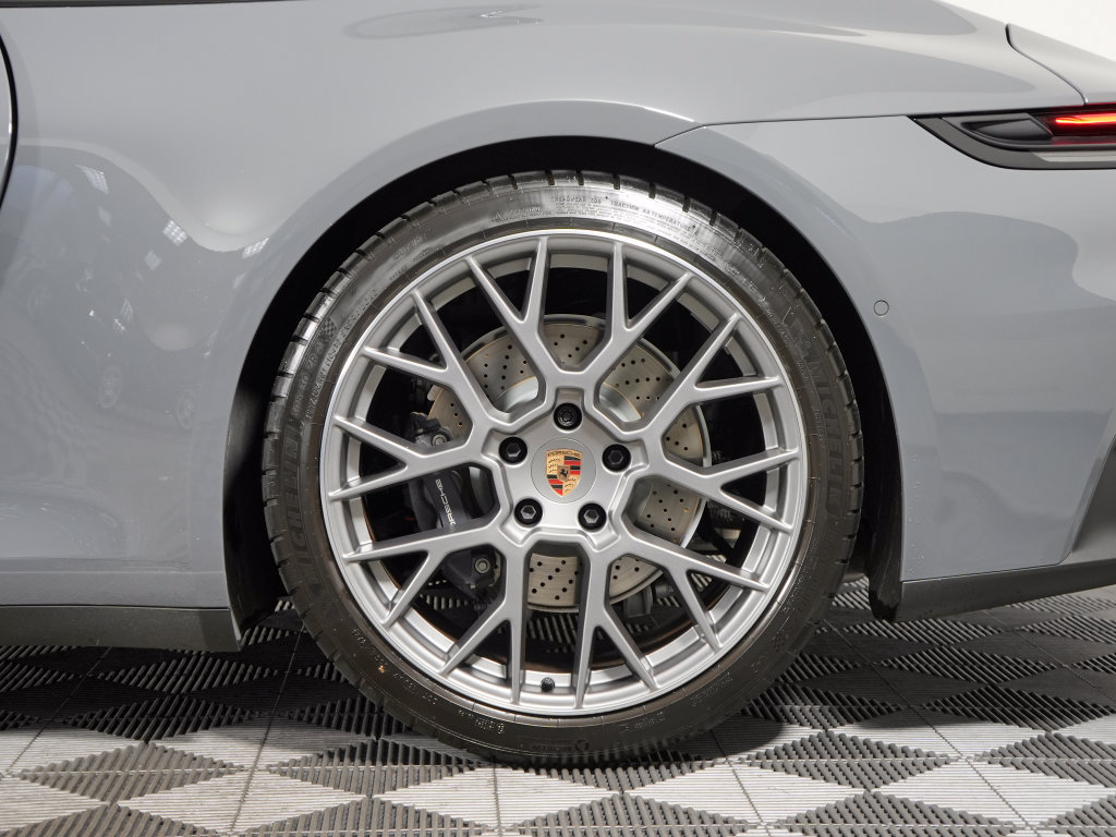 Certified 2025 Porsche 911 Carrera RWD image 17
