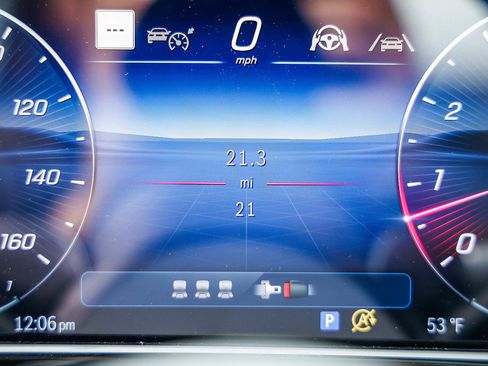 New 2026 Mercedes-Benz E 350 4MATIC Sedan image 23