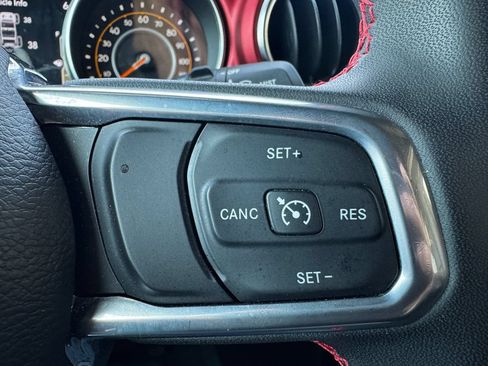 Used 2023 Jeep Wrangler Unlimited Rubicon w/ Cold Weather Group AWD/4WD image 15