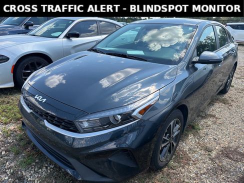 Used 2024 Kia Forte LXS w/ LXS Technology Package FWD image 2