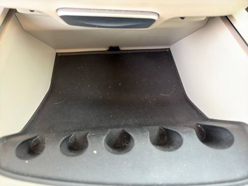 Used 2022 Chrysler Voyager LX FWD image 56