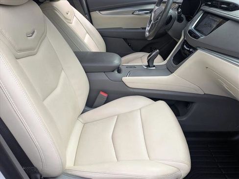 Used 2019 Cadillac XT5 Premium Luxury w/ Driver Assist Package image 20