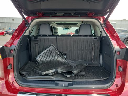 Used 2020 Toyota Highlander Platinum AWD/4WD image 8