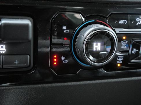 Used 2024 Chevrolet Silverado 1500 LT Trail Boss w/ Convenience Package II image 30