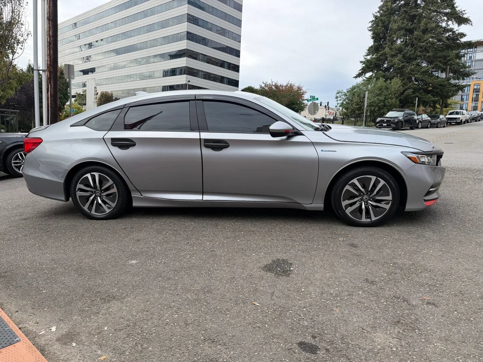 Used 2019 Honda Accord Hybrid image 5