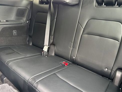 Used 2023 Nissan Pathfinder Platinum image 18