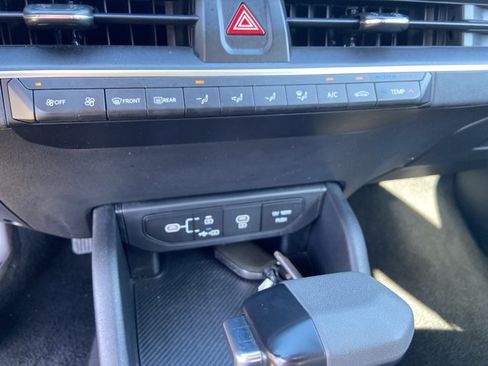Used 2025 Kia K4 FWD image 40
