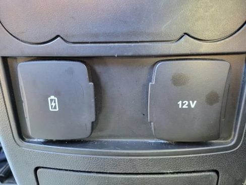 Used 2022 Ford Explorer XLT AWD/4WD image 16