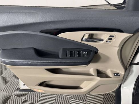 Used 2017 Honda Pilot Touring image 17