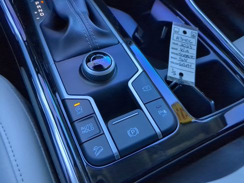 Used 2023 Kia Sorento SX image 32