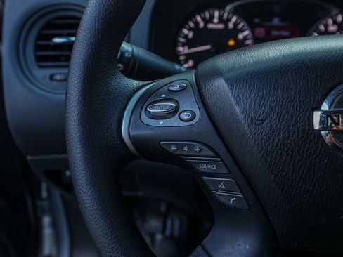 Used 2020 Nissan Pathfinder S image 26