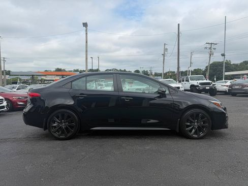 Used 2024 Toyota Corolla SE w/ SE Premium Package FWD image 4