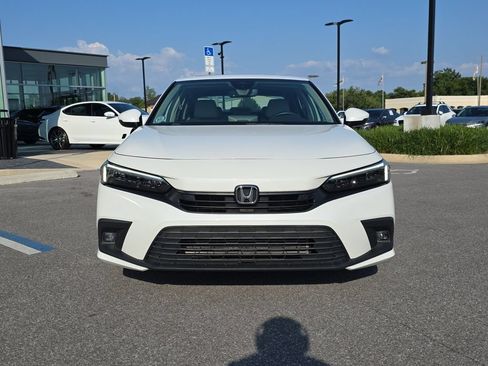 Used 2024 Honda Civic Touring image 3