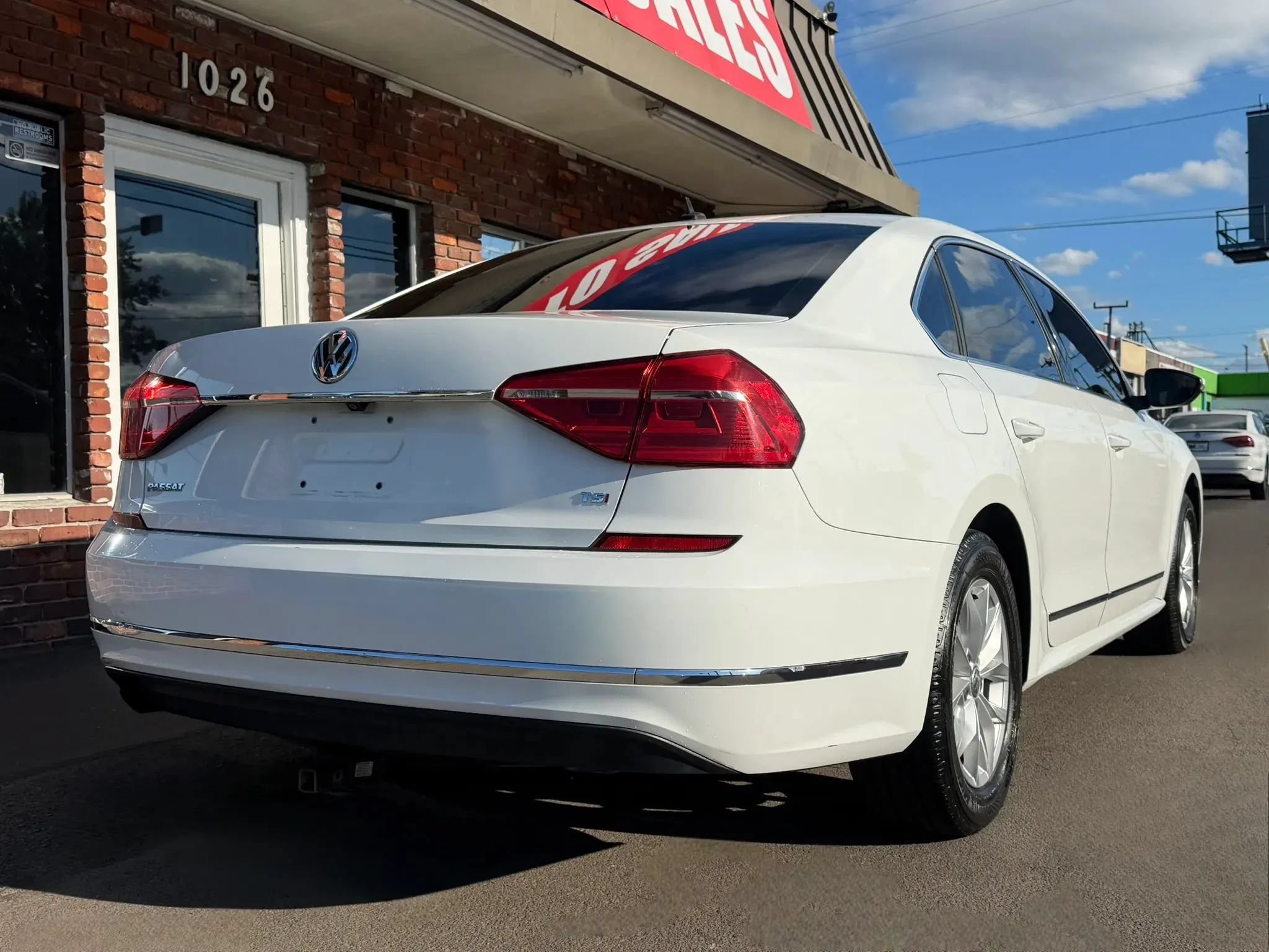 Used 2016 Volkswagen Passat 1.8T S FWD image 4