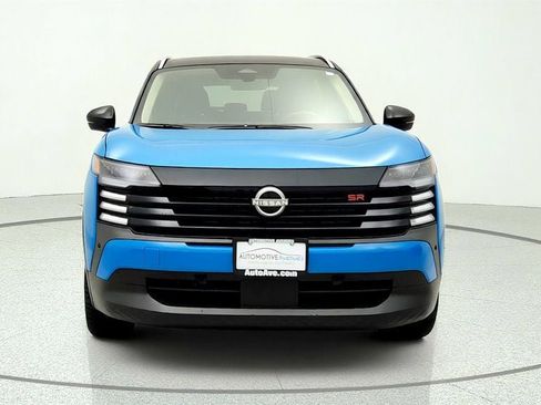Used 2025 Nissan Kicks SR w/ SR Premium Package AWD/4WD image 2