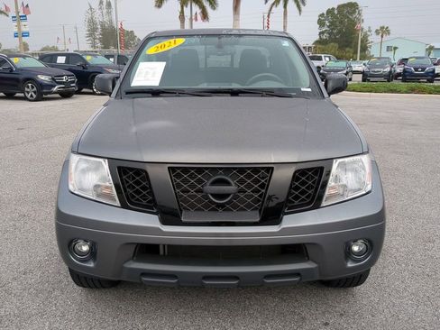 Certified 2021 Nissan Frontier SV w/ Midnight Edition Floor Mats image 9