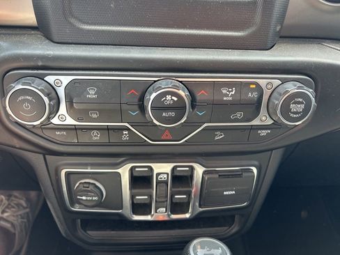 Used 2021 Jeep Wrangler Unlimited Sport image 17