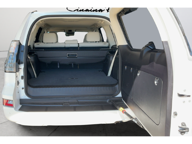 Used 2023 Lexus GX 460 Premium w/ Premium Package AWD/4WD image 25