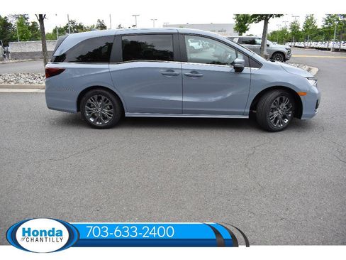 New 2026 Honda Odyssey Touring image 8