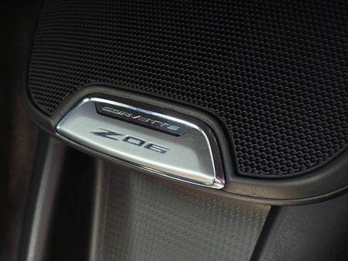 Used 2025 Chevrolet Corvette Z06 RWD image 33