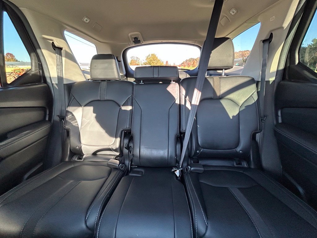 Used 2025 Honda Pilot Touring image 8