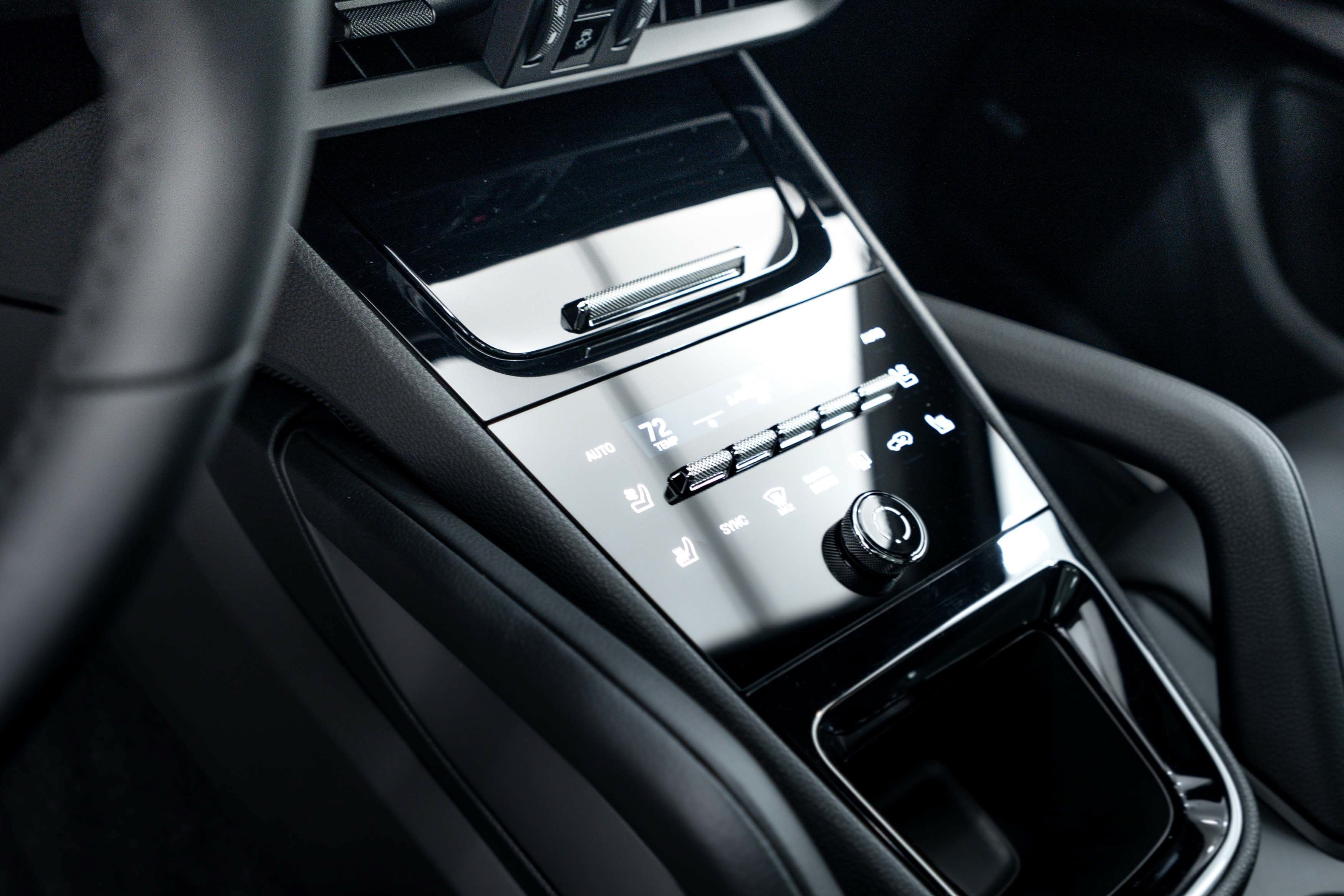 Certified 2026 Porsche Cayenne Coupe AWD/4WD image 14