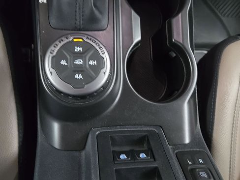 Used 2023 Ford Bronco Wildtrak image 10