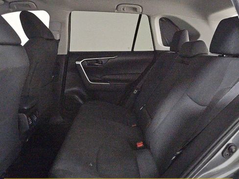 Used 2022 Toyota RAV4 LE AWD/4WD image 10