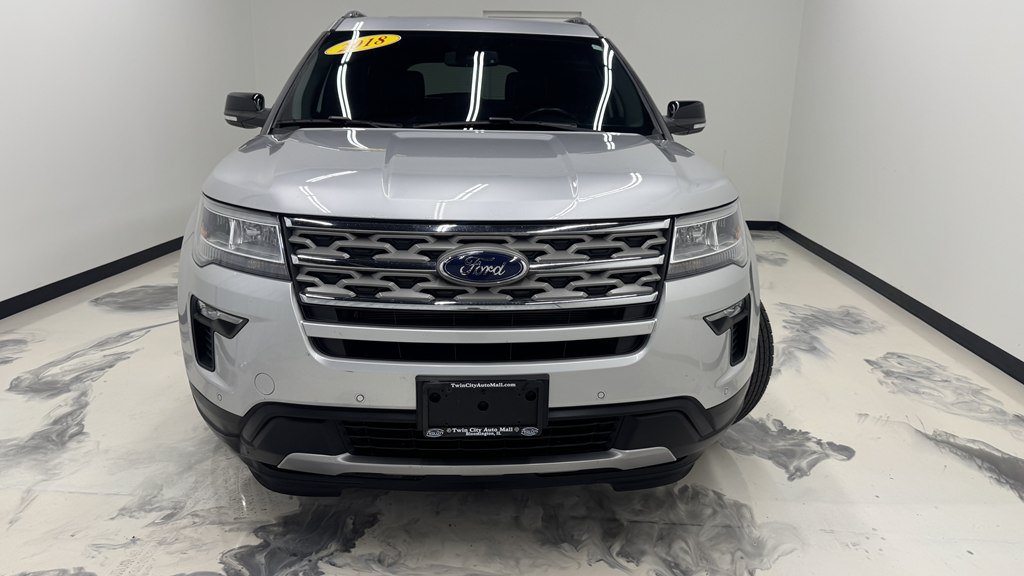 Used 2018 Ford Explorer XLT w/ Equipment Group 202A AWD/4WD image 4