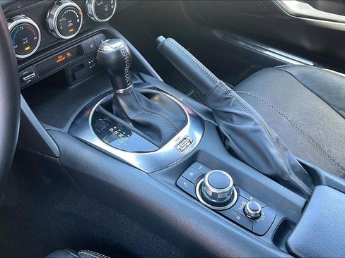 Used 2023 MAZDA MX-5 Miata Grand Touring w/ Weather Package RWD image 17