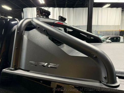 Used 2021 Chevrolet Colorado ZR2 w/ ZR2 Midnight Special Edition AWD/4WD image 14