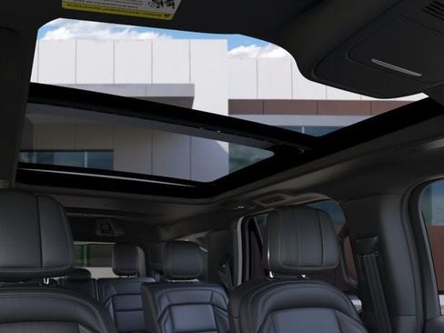 New 2025 Lincoln Navigator Reserve w/ Jet Appearance Package AWD/4WD image 22