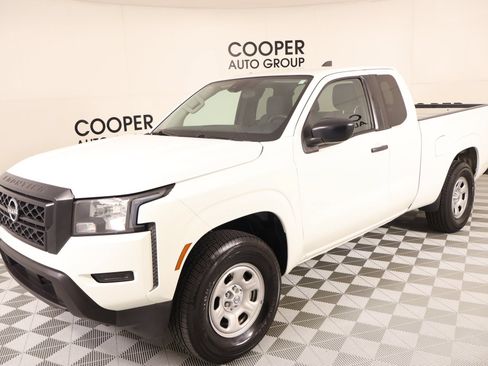 Used 2022 Nissan Frontier S RWD image 9