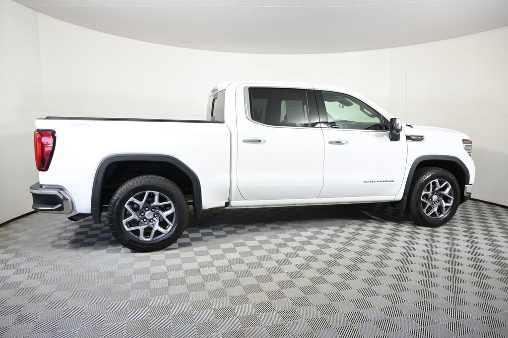 Used 2022 GMC Sierra 1500 SLT w/ SLT Convenience Package AWD/4WD image 8