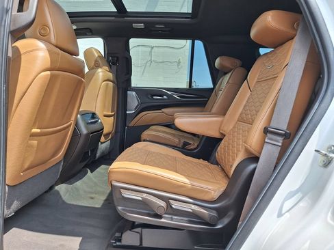 Used 2022 Cadillac Escalade Premium Luxury w/ Performance Package RWD image 13