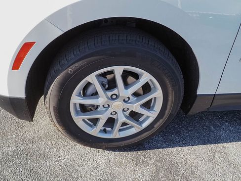 Used 2023 Chevrolet Equinox LT FWD image 34